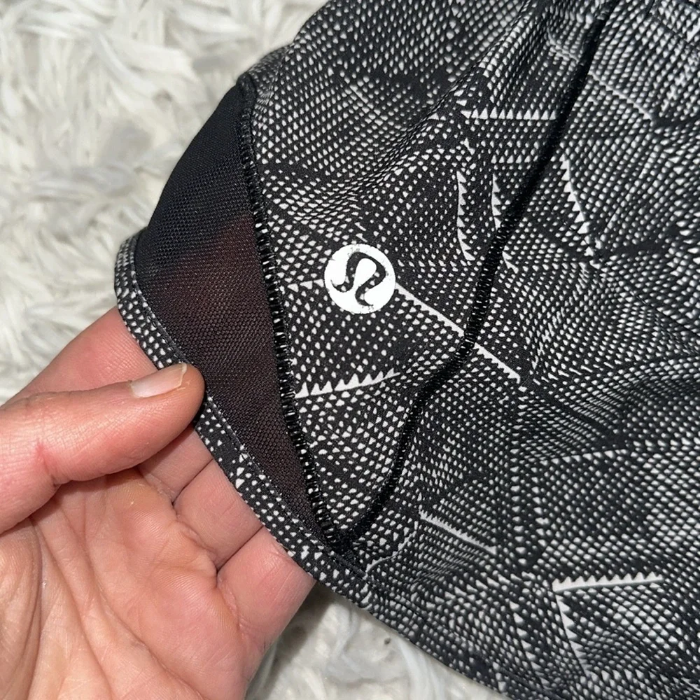 Lululemon Hotty Hot Short (2.5